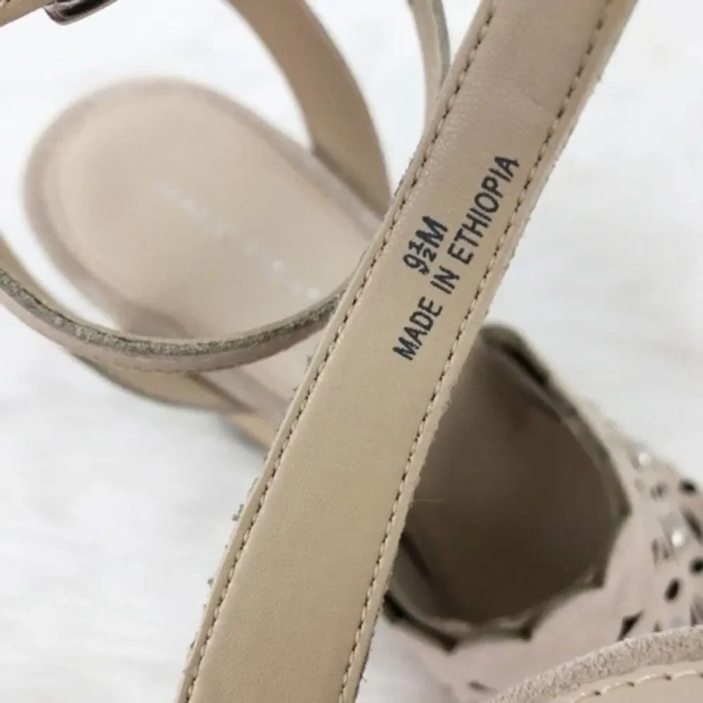 MARC FISHER LTD Hata Cutout Wedge Sandal